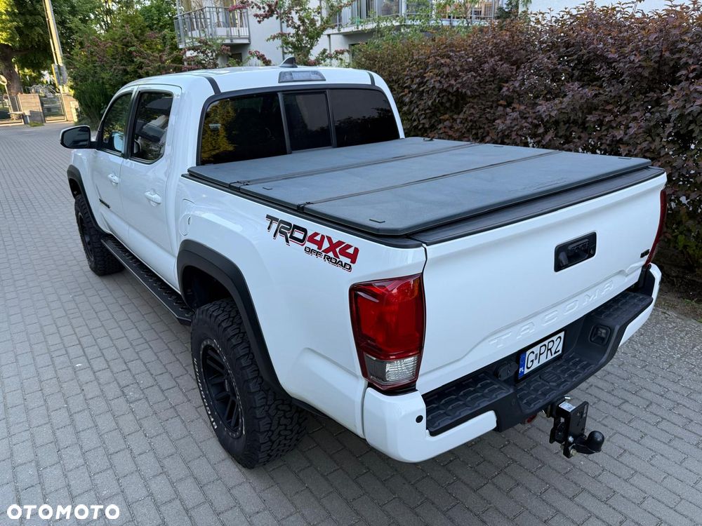 Toyota Tacoma - 13