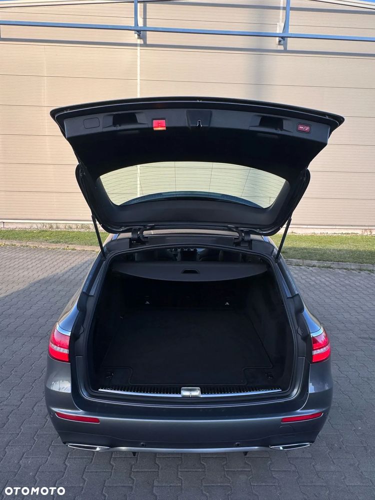 Mercedes-Benz Klasa E 300 d T 9G-TRONIC Sportstyle Edition - 39
