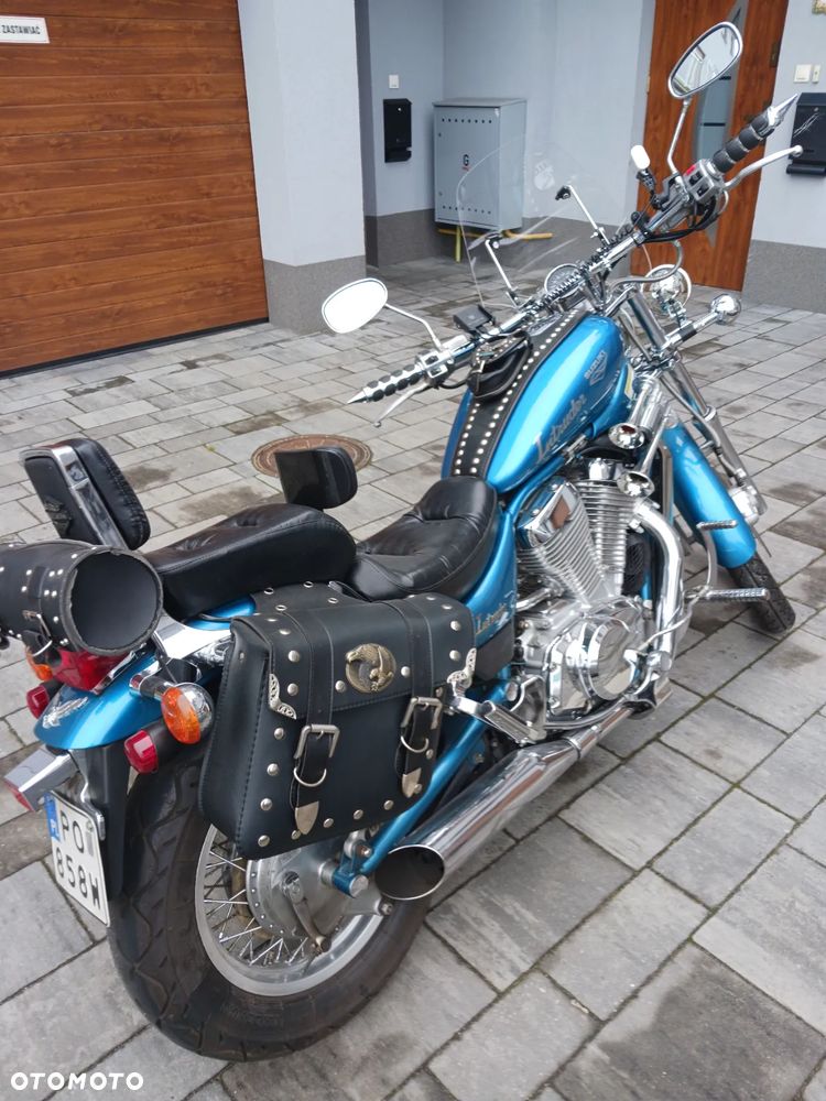 Suzuki Intruder - 3