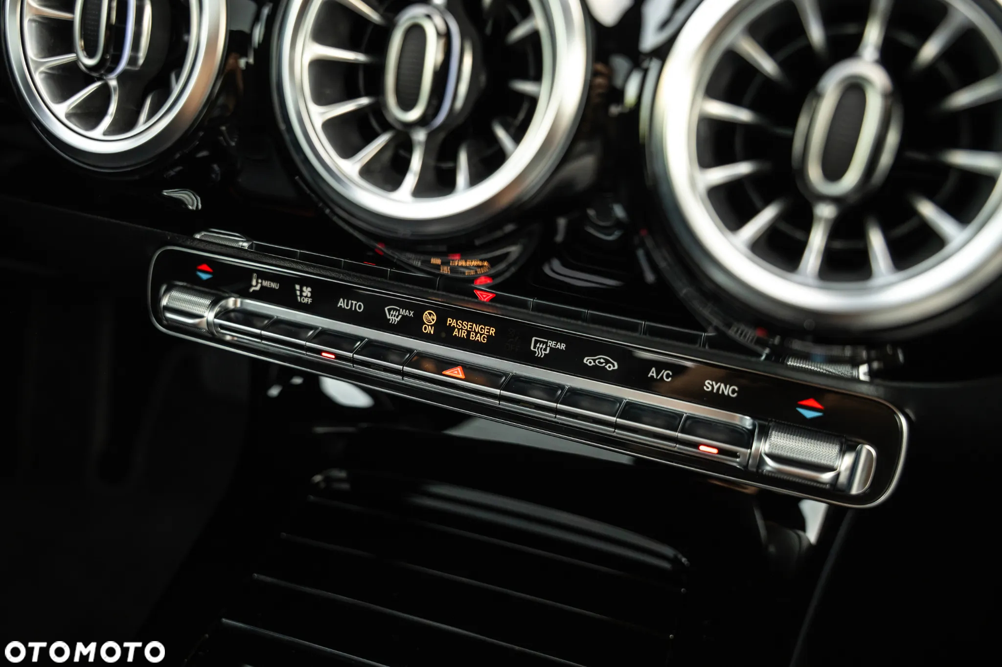 Mercedes-Benz CLA 250 Progressive 7G-DCT - 29