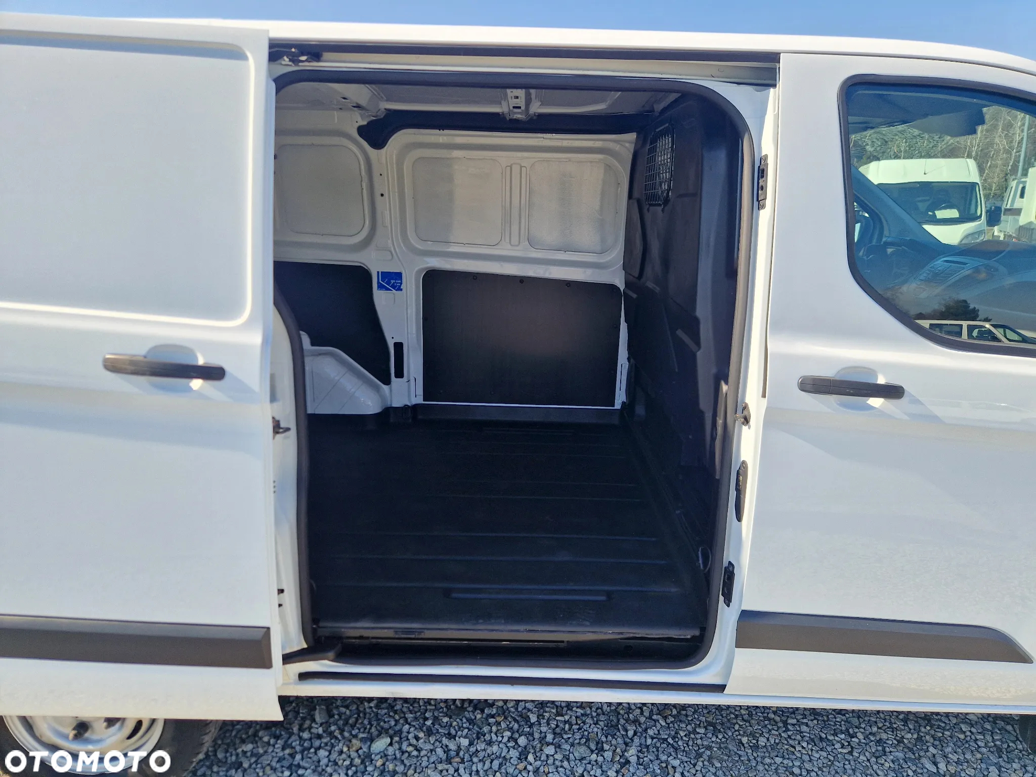 Ford TRANSIT CUSTOM 270 L1 2,2 TDCI 125 KONNY KLIMA 204T/KM PRZEBIEGU GWARANCJA - 25
