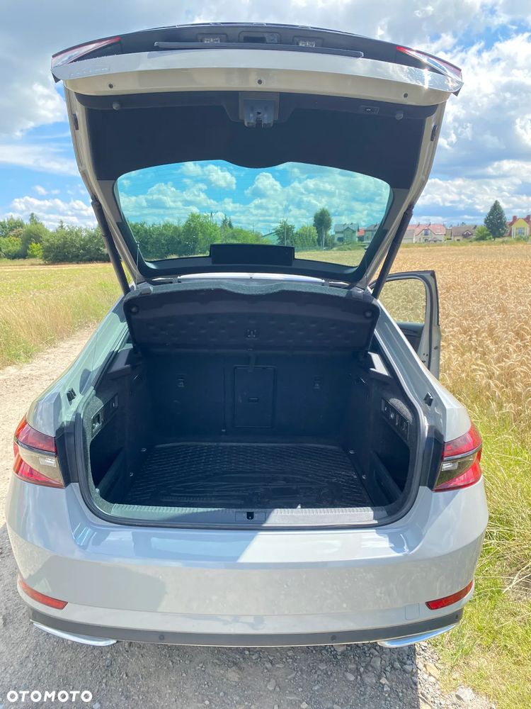 Skoda Superb 2.0 TDI SCR Sportline DSG - 9