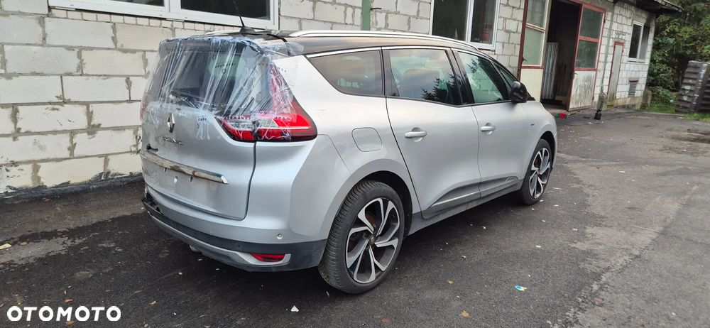 Renault Grand Scenic - 12