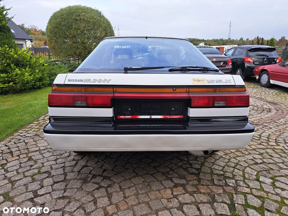 Nissan Sunny - 25
