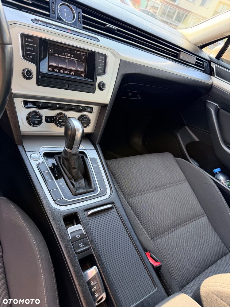 Volkswagen Passat - 20