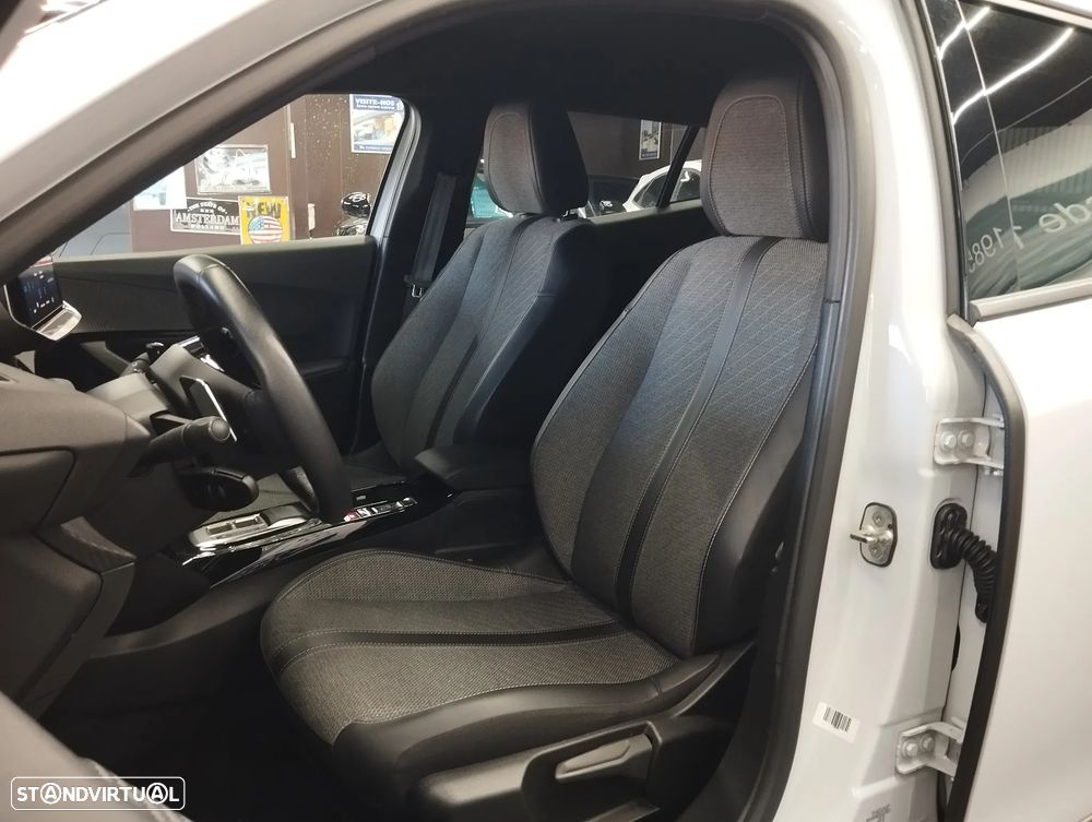 Peugeot 2008 1.2 PureTech Allure EAT8 - 16