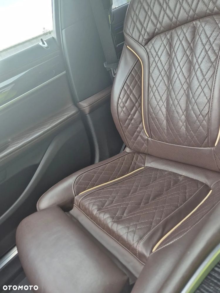 BMW Seria 7 750Li xDrive - 17