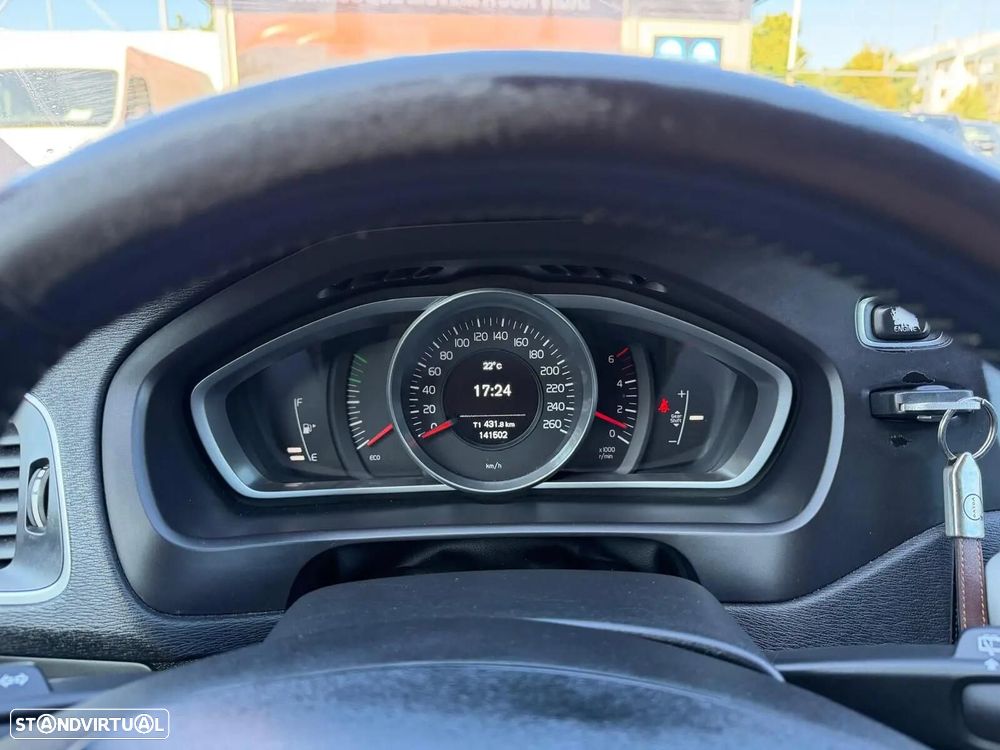Volvo V40 2.0 D2 Momentum - 30