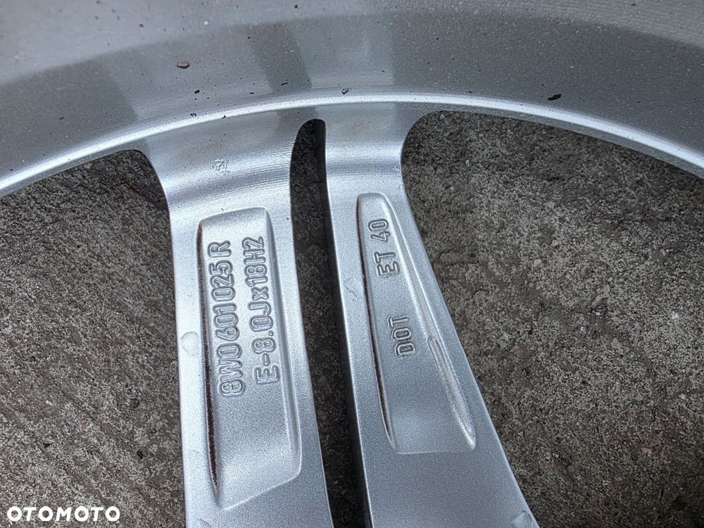 FELGA FELGI KOMPLET VW SKODA AUDI A4 B9 A5 8W 8.0J R18 ET40 8W0601025R 8/26 - 9