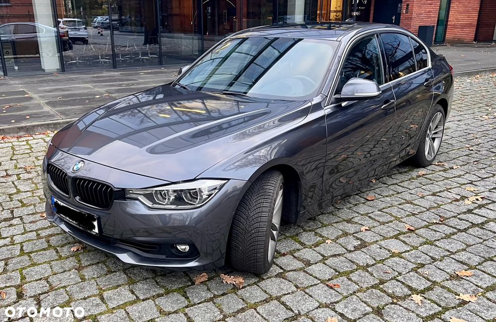 BMW Seria 3 330i xDrive - 5
