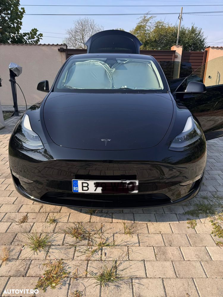 Tesla Model Y Long Range AWD Premium - 1