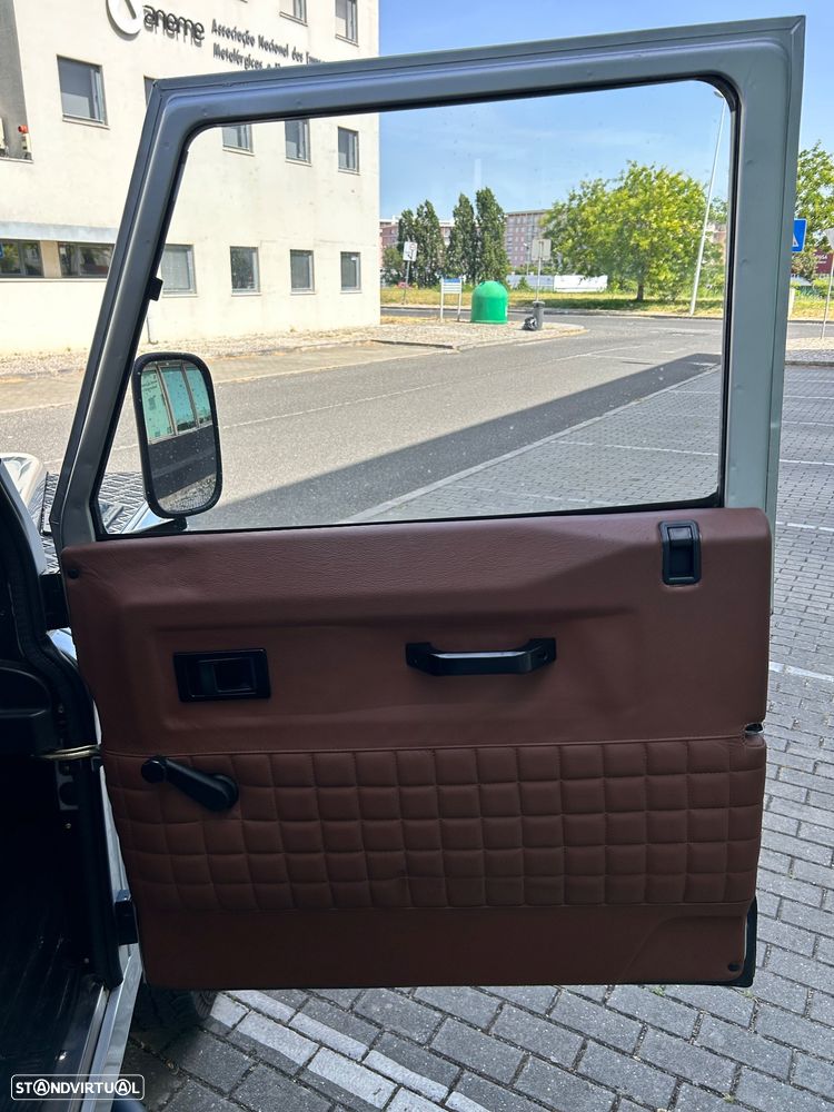 Land Rover Defender 90 2.4 CRD S - 43