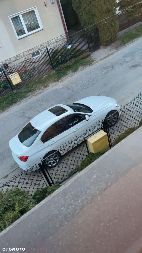 BMW Seria 3 320i xDrive - 14