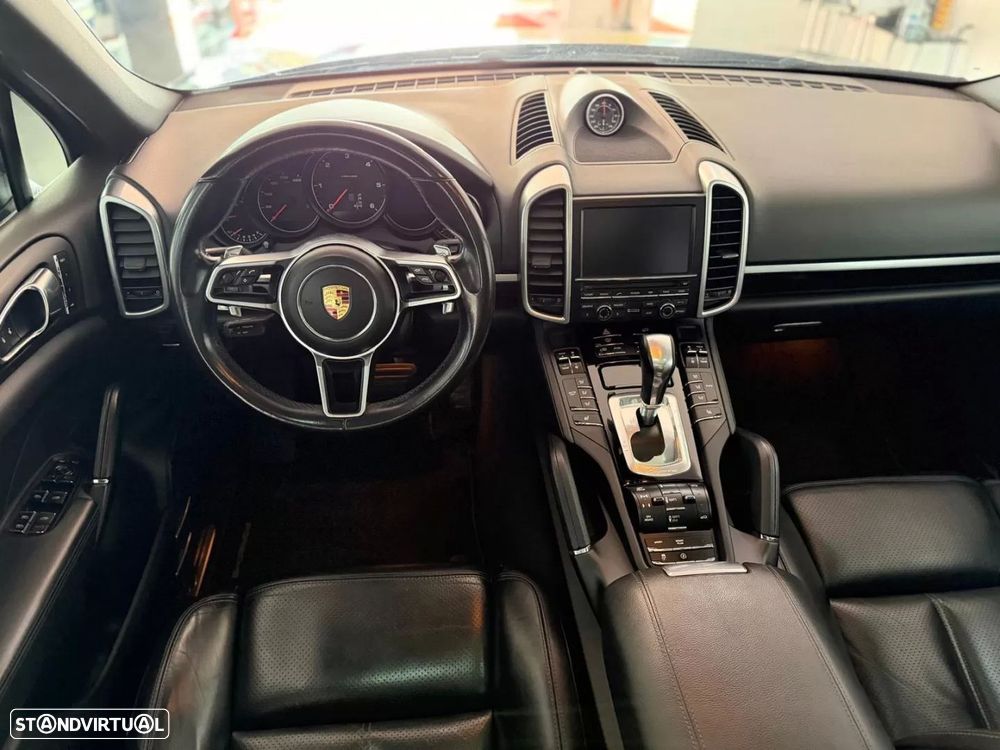 Porsche Cayenne Platinum Edition — fotografia 11
