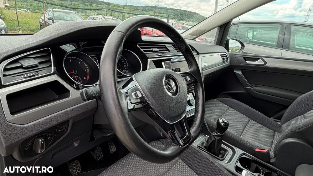 Volkswagen Touran 2.0 TDI Highline - 9