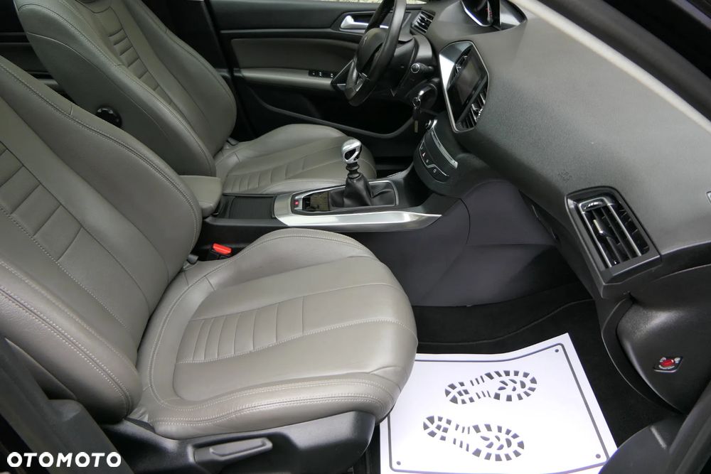 Peugeot 308 BlueHDi 130 Stop & Start Allure - 19