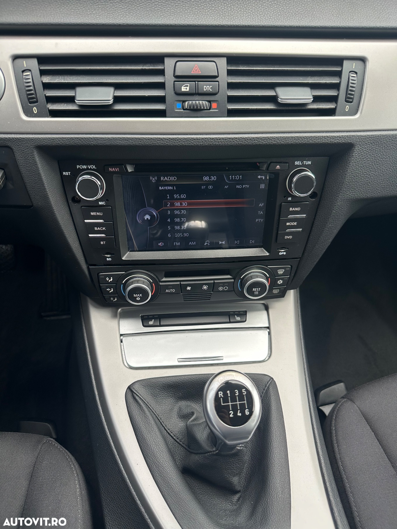 BMW Seria 3 318i Touring - 12