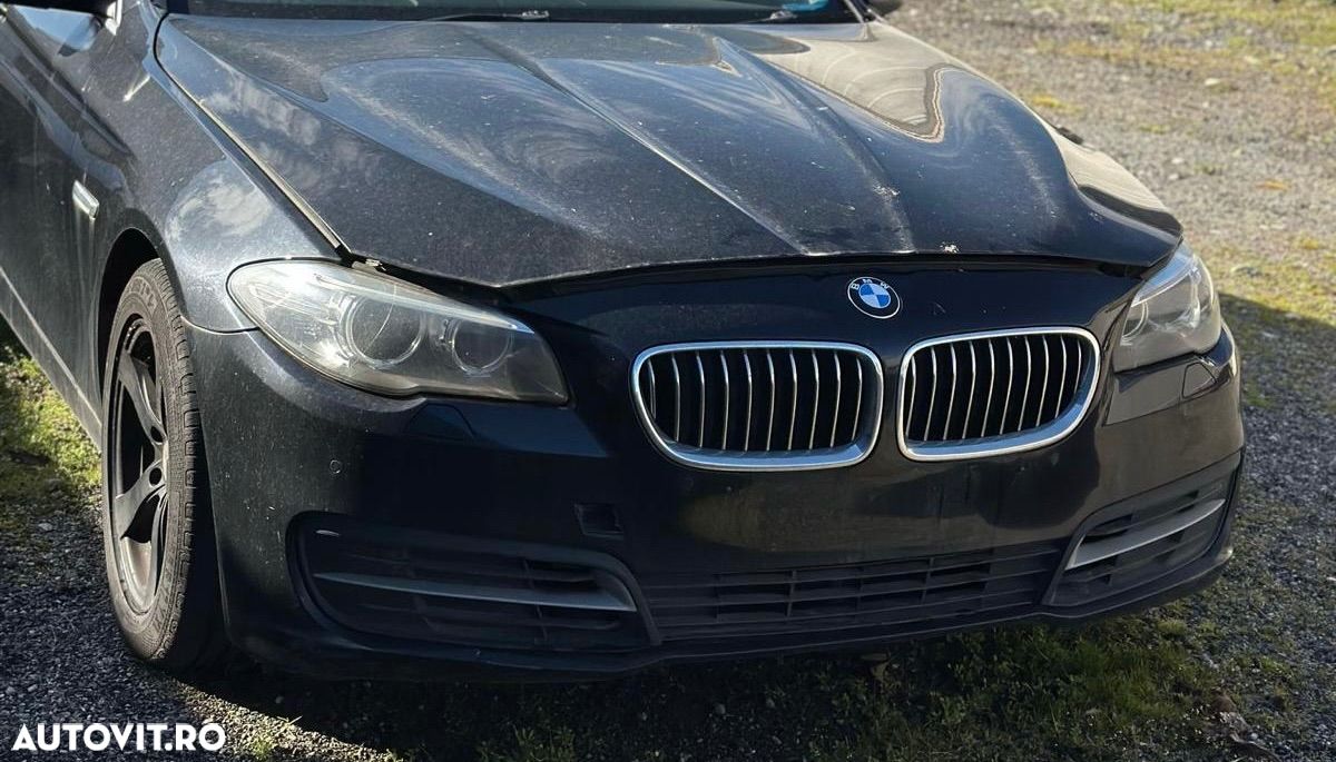 Bara fata completa BMW seria 5 F10-F11 LCI facelift an 2013-2016 cu 4 senzori si gauri spalatoare - 1