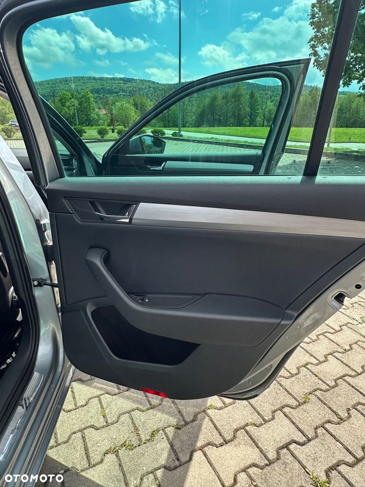 Skoda Superb 2.0 TDI Active DSG - 10