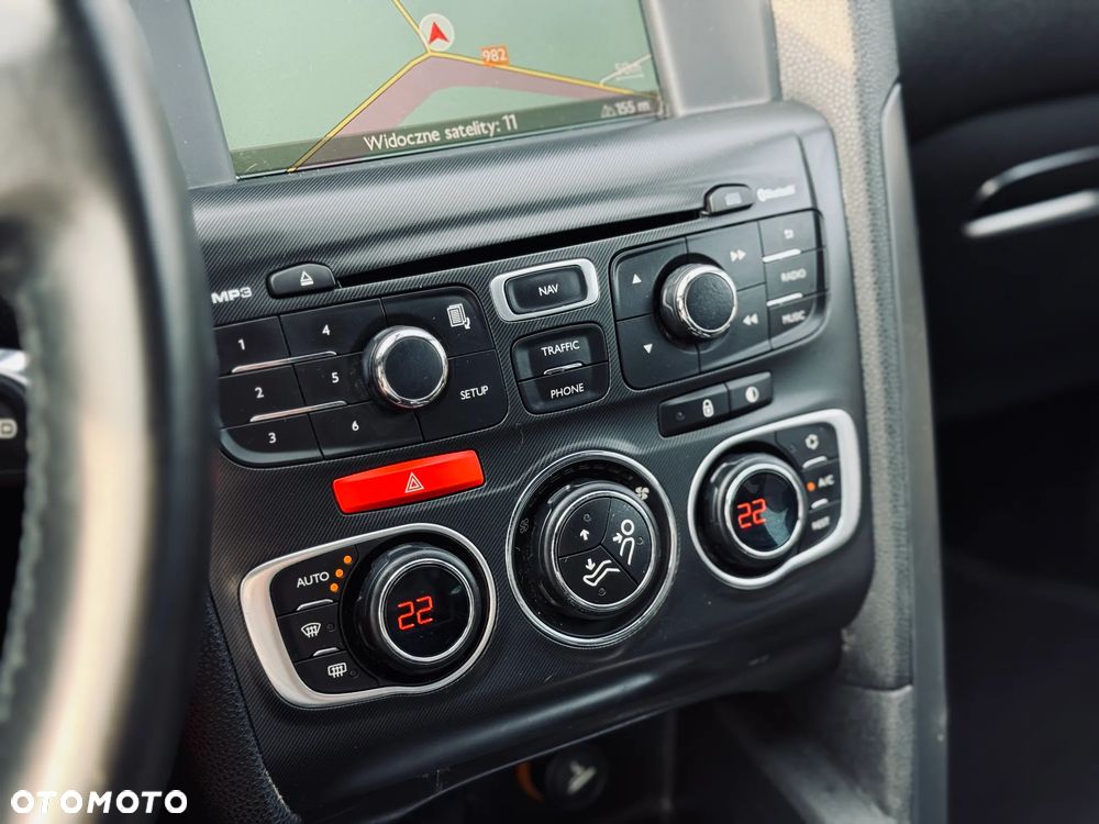 Citroën DS4 HDi 115 SoChic - 28