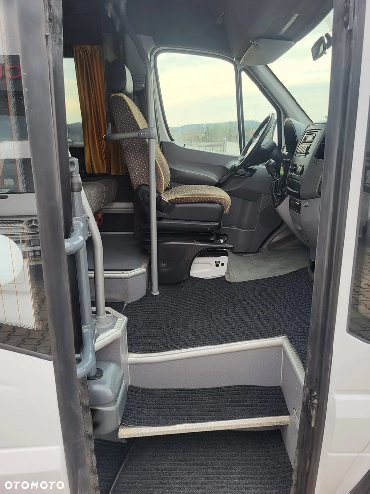 Volkswagen Crafter 24 - miejsca + 3 stojące - 8
