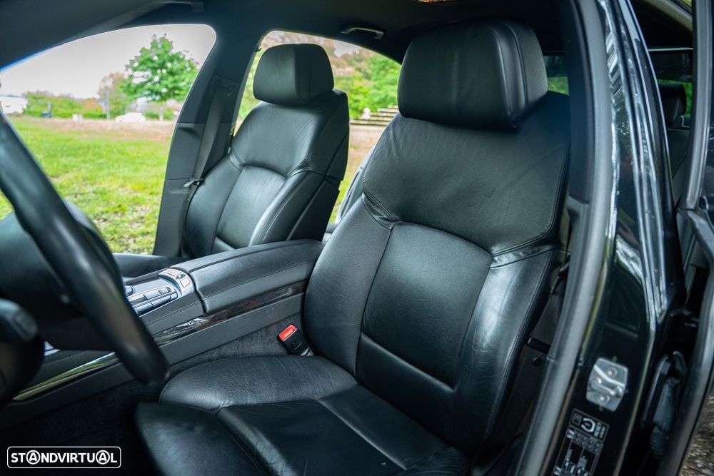 BMW 740 d Pack M - 17