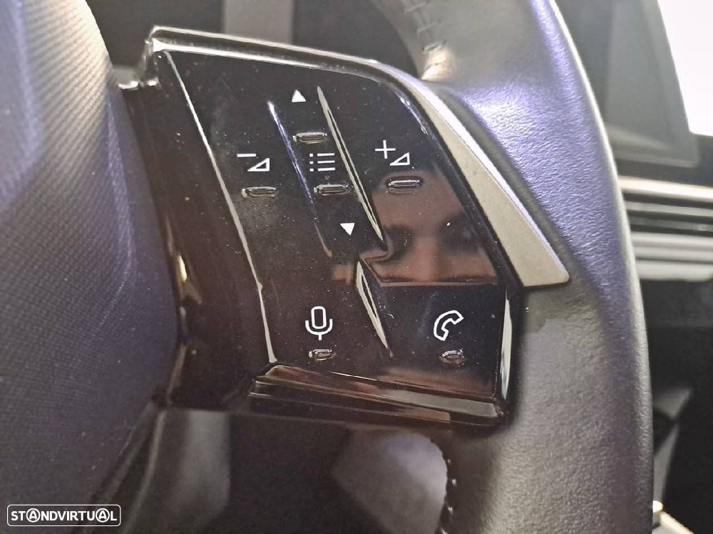 Peugeot 3008 1.2 Hybrid Allure e-DCS6 - 16