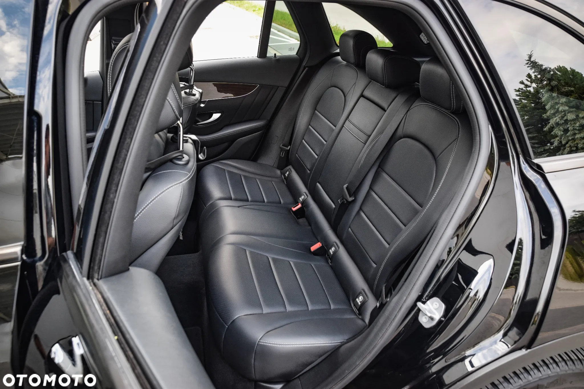 Mercedes-Benz GLC 300 4Matic 9G-TRONIC AMG Line - 26