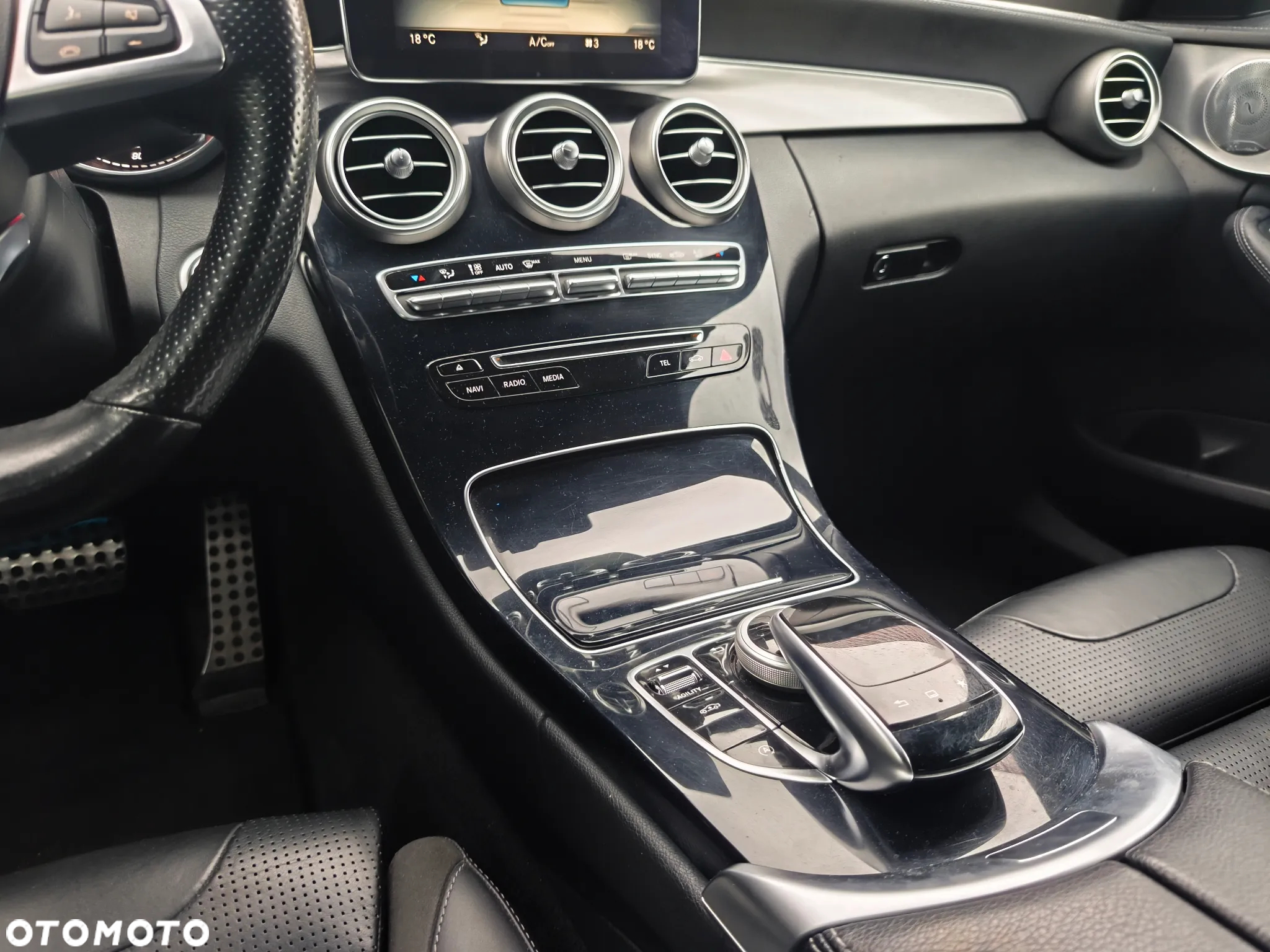 Mercedes-Benz Klasa C 450 AMG 4-Matic 7G-TRONIC - 28