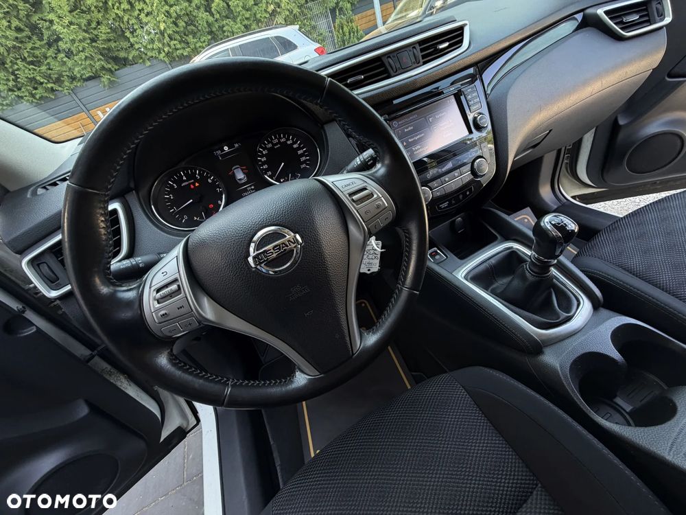 Nissan Qashqai 1.6 DIG-T N-Connecta - 29