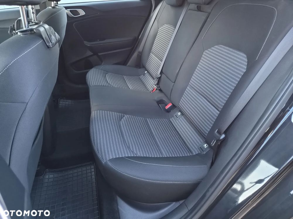 Kia Ceed 1.5 T-GDI M - 22