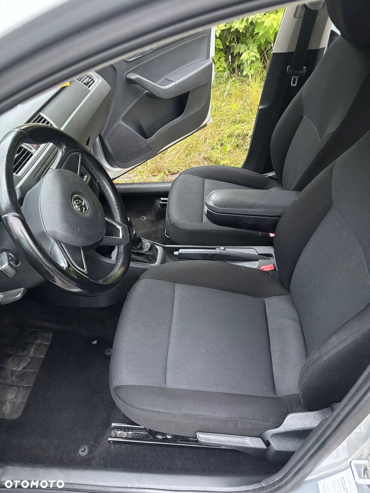 Skoda RAPID 1.2 Active - 6