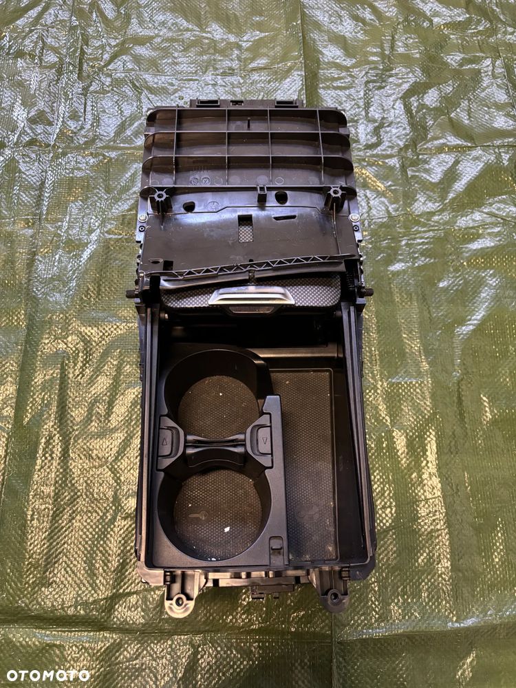 Mercedes C klasa W206 schowek tunelu środkowego A2066806005 - 2