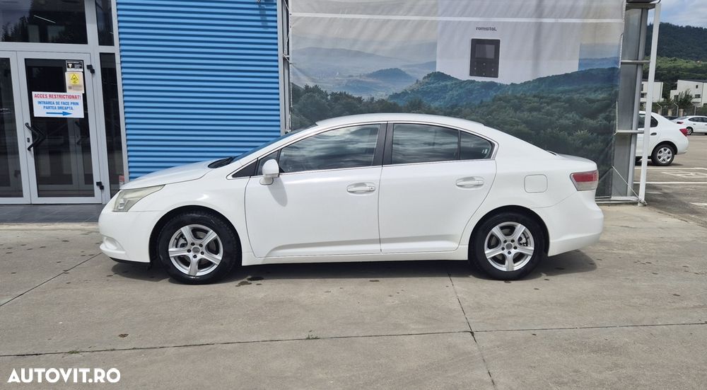 Toyota Avensis 2.0 D-4D Executive - 5