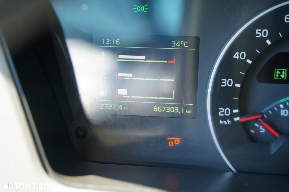 Volvo FM 370 / SOLO / CORTINĂ - 9,1 M / 6X2 / DHOLLANDIA LIFT - 2.000 KG / PODEA REZISTENTĂ / AER CONDIȚIONAT PARCARE / I-SHIFT / EURO 6 - 39