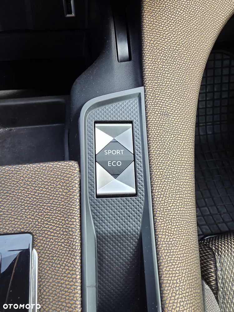 DS Automobiles DS 7 Crossback - 31