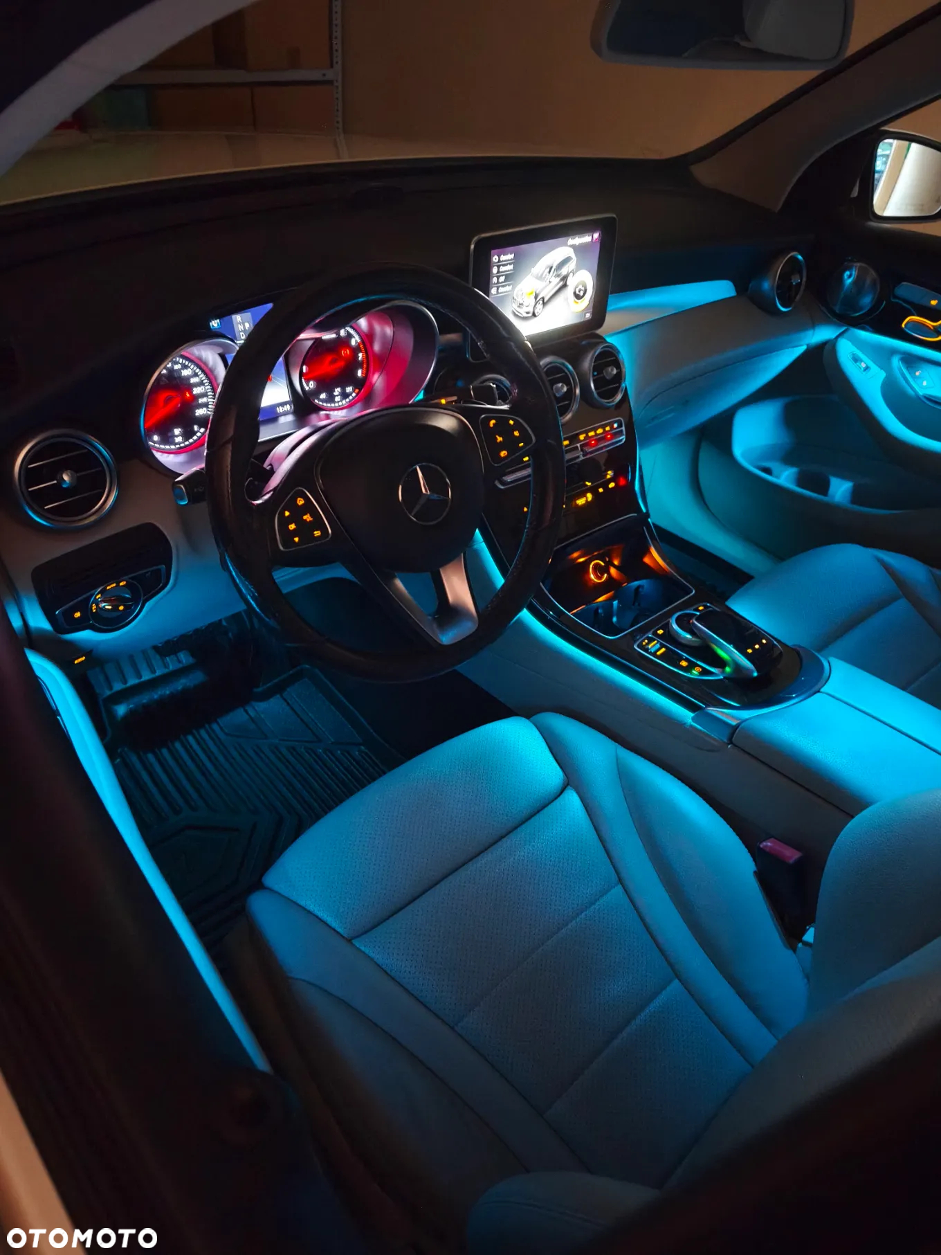 Mercedes-Benz GLC - 21
