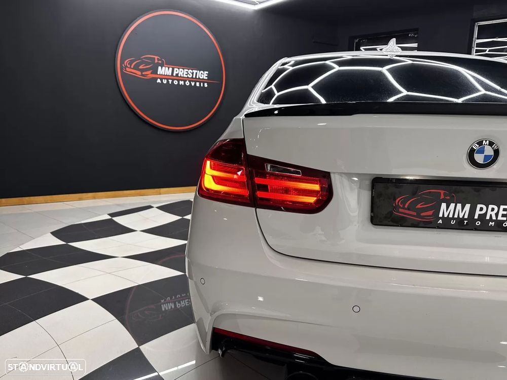 BMW 320 d Pack M - 37