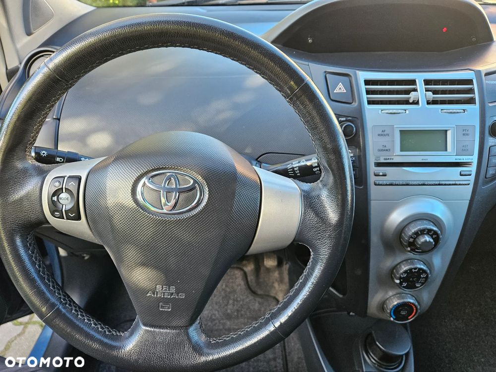 Toyota Yaris 1.0 Luna A/C - 28