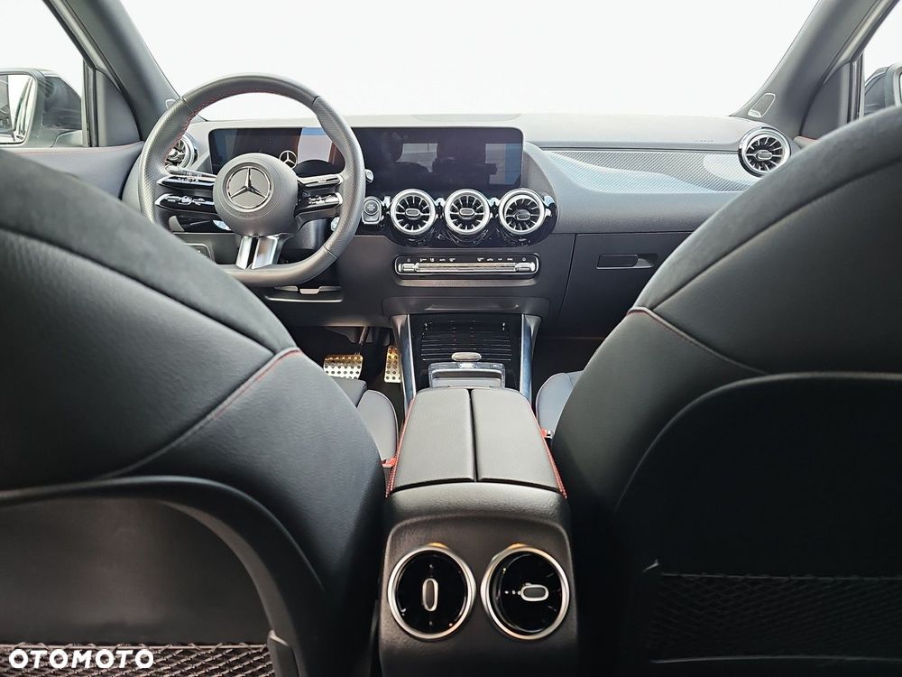 Mercedes-Benz GLA 200 Business Edition - 14