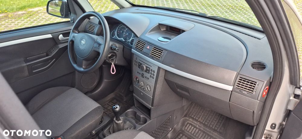 Opel Meriva 1.6 16V (Essentia) - 13