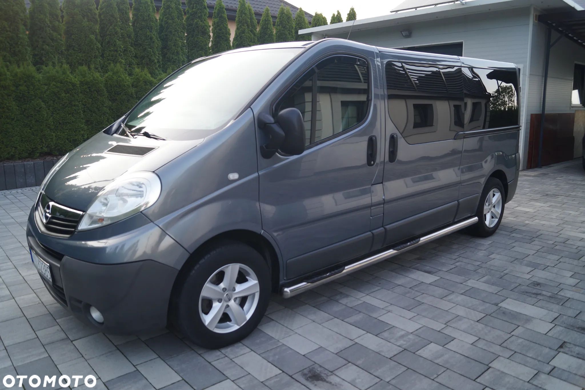 Opel Vivaro - 1