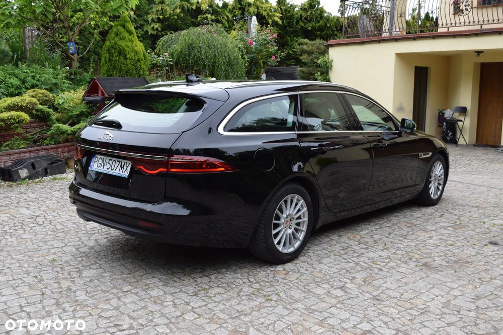 Jaguar XF 20d Prestige - 7