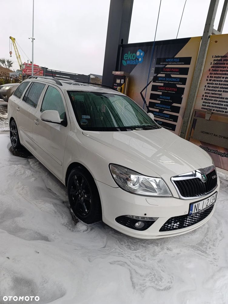 Skoda Octavia 2.0 TDI DPF DSG RS - 10