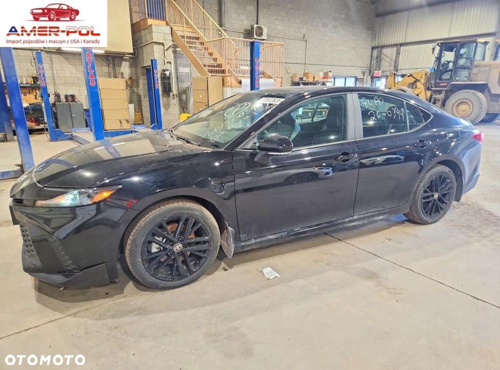 Toyota Camry - 1
