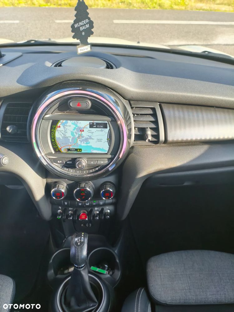 MINI Cooper Standard - 11
