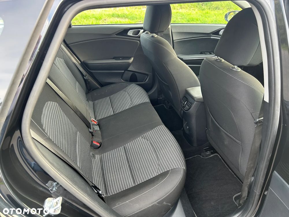 Kia Ceed - 23