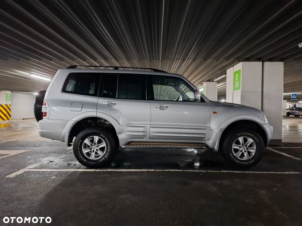 Mitsubishi Pajero 3.2 DID 7os - 1
