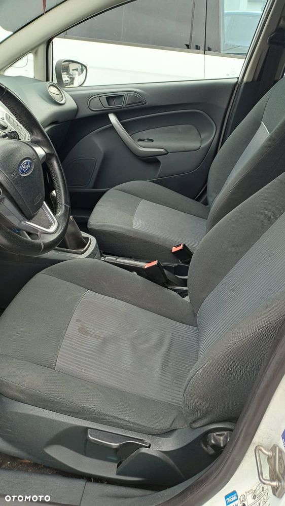 Ford Fiesta - 17