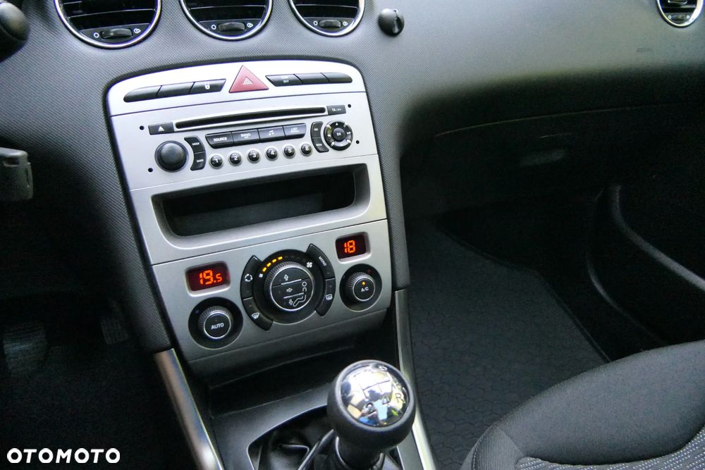 Peugeot 308 120 VTi Family - 12